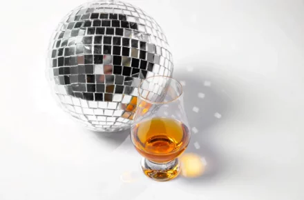 freepik__please-resize-this-image-the-glass-should-be-intac__29704